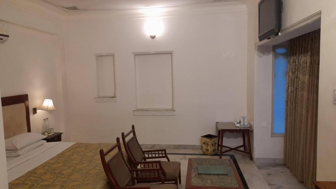 Rampratap Palace By Fateh Collection Udaipur Exteriör bild
